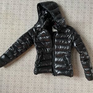 Womens Moncler puffer coat size 00 (xxsmall) barely worn. Excellent condition